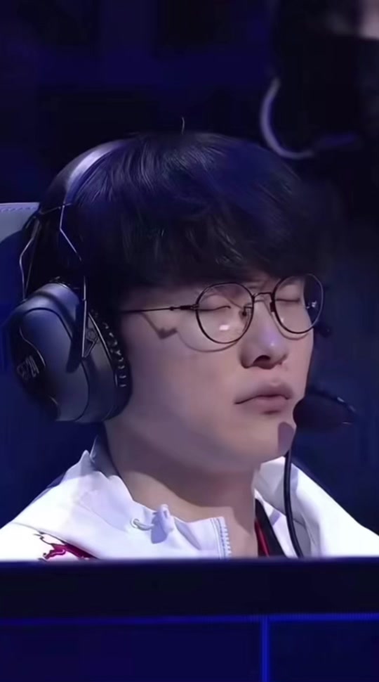 Faker迎来十赛季高光表现,IG球迷沸腾!的简单介绍 Faker迎来十赛季高光表现,IG球迷沸腾!的简单介绍