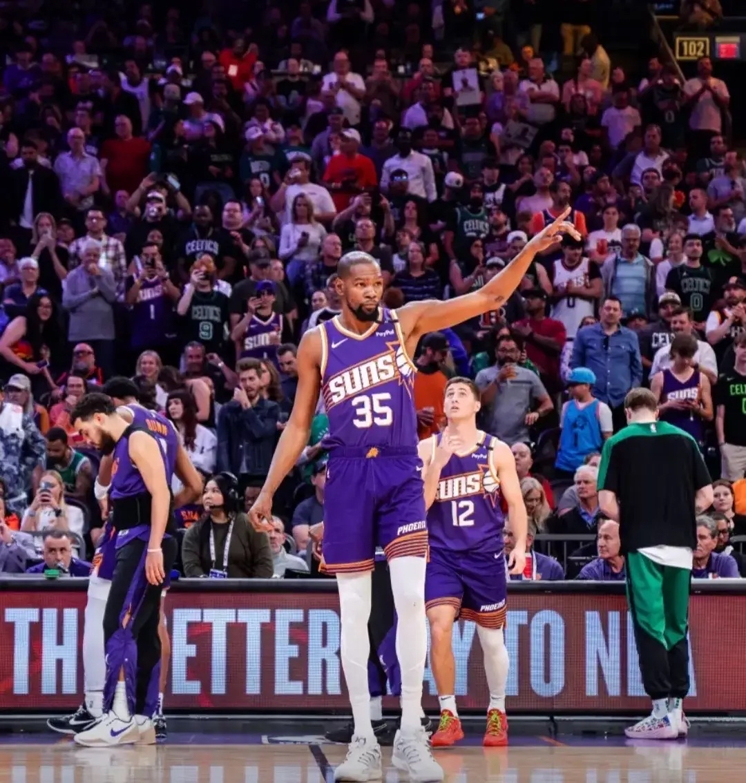 杜兰特爆冷击败西班牙队,高光表现引爆全场! 杜兰特爆冷击败西班牙队,高光表现引爆全场!