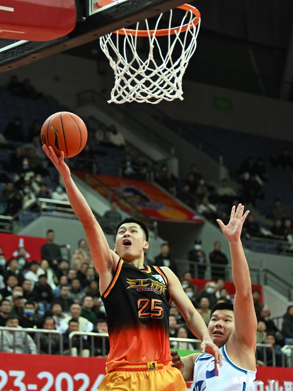 星空体育包含冲刺阶段深圳男篮调整名单以备西甲，调整名单环节打磨，更衣室稳定，赛季目标并未改变的词条