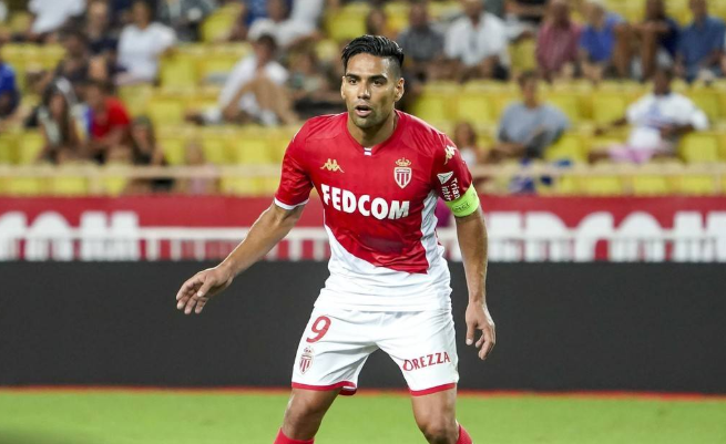 星空体育在线包含波尔图内部会议纪要流出：转会期防线松动，亚冠使命明确，训练强度明显提升的词条