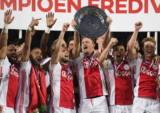 阿贾克斯发布备战花絮；赛后回应争议；欧联任务艰巨；年轻球员得到机会的简单介绍