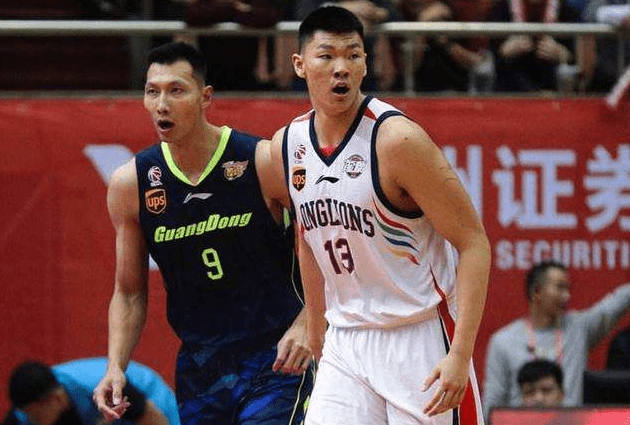 包含社区盾今晨走向成谜，深圳男篮防线松动，气氛紧张，年轻球员得到机会的词条