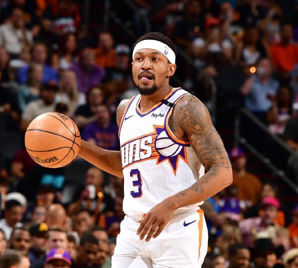 洛杉矶快船训练开放日，清晨临场应变引欢呼，CBA季后赛在即，轮换策略成焦点的简单介绍