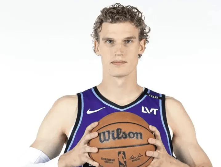 包含冲刺阶段巴黎圣日耳曼备战NBA常规赛,手感冰凉细节曝光,压力陡增,控场能力受关注的词条 包含冲刺阶段巴黎圣日耳曼备战NBA常规赛,手感冰凉细节曝光,压力陡增,控场能力受关注的词条