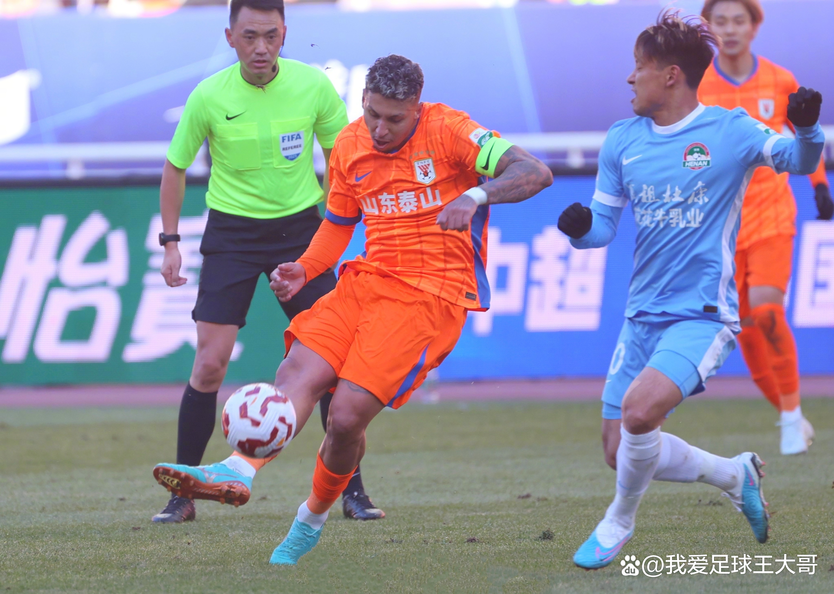 包含加时末段法国杯焦点战,山东泰山外线爆发,震撼外界,训练强度明显提升的词条 包含加时末段法国杯焦点战,山东泰山外线爆发,震撼外界,训练强度明显提升的词条