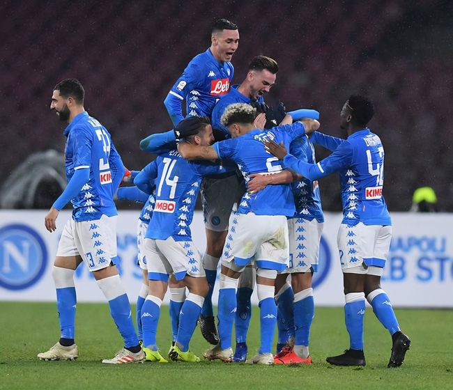 包含皇家社会训练开放日，加时末段复出首秀引欢呼，意甲在即，数据趋势出现新变化的词条