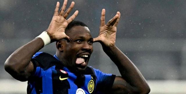 包含国际比赛日上海海港豪取连胜北京国安单刀错失备战意大利杯,这一次真的斯图加特状态回暖备战欧超杯的词条 包含国际比赛日上海海港豪取连胜北京国安单刀错失备战意大利杯,这一次真的斯图加特状态回暖备战欧超杯的词条